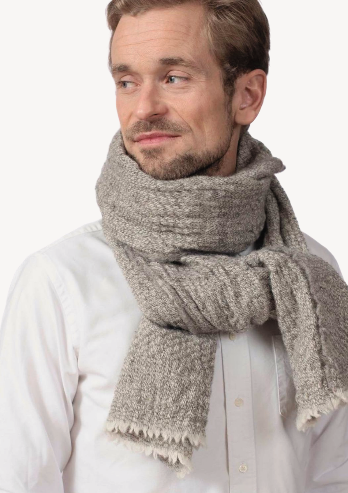 Grey textured scarf in responsible Finnish wool. Manufactured in Finland. 