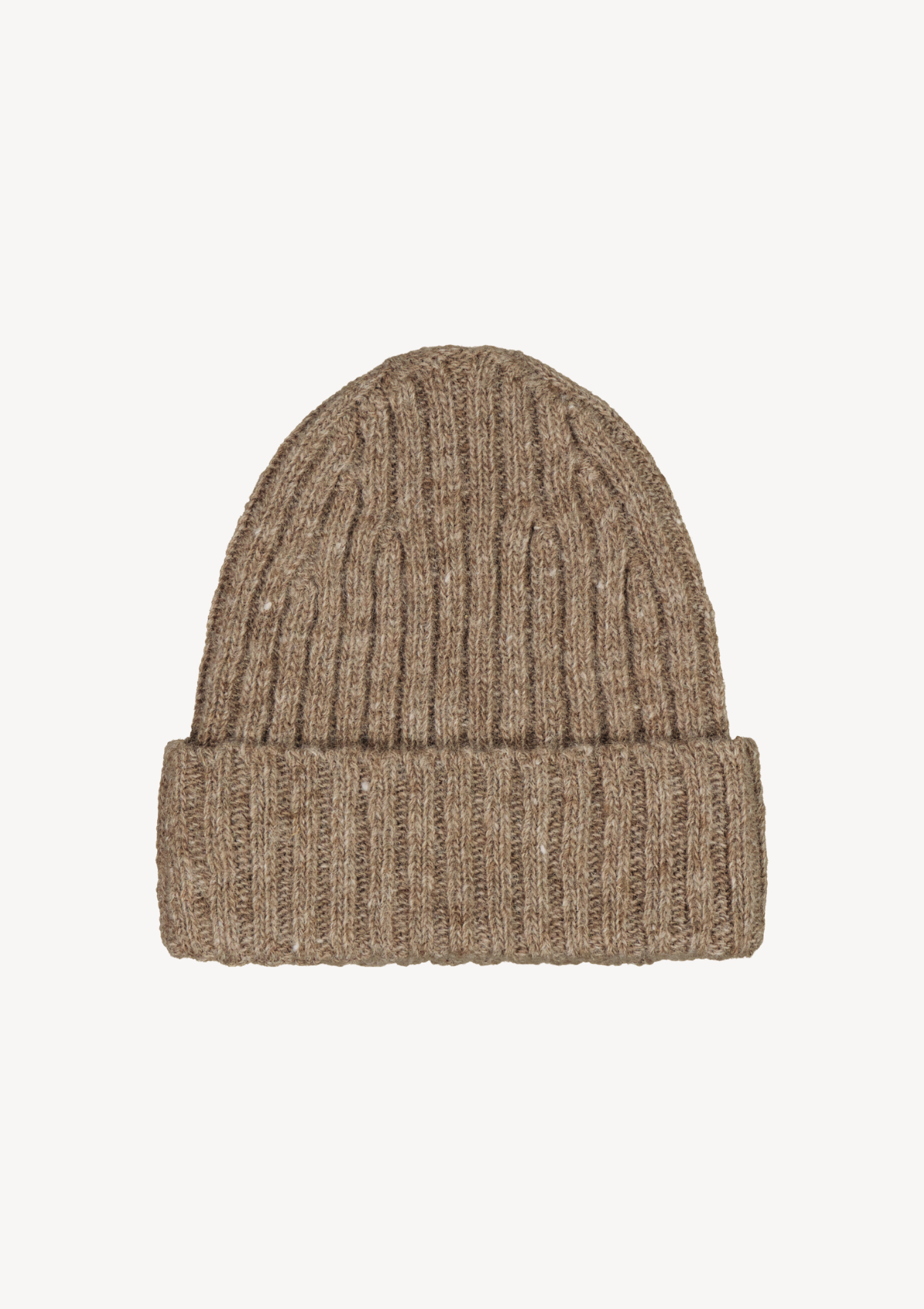 Ribbed beanie in beige responsibly manufactured in Finland from eco-friendly Finnish sheep wool.  