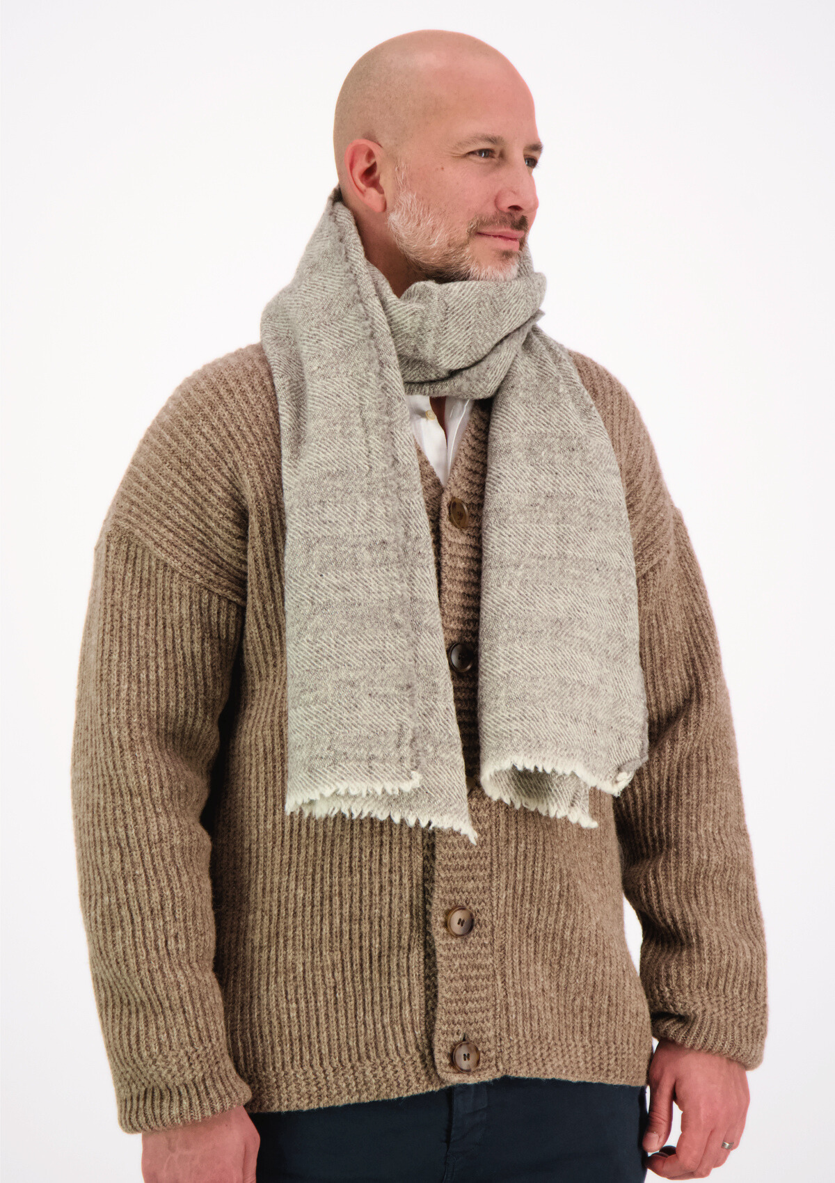 Grey herringbone scarf in responsible Finnish sheep wool. Manufactured in Finland. 