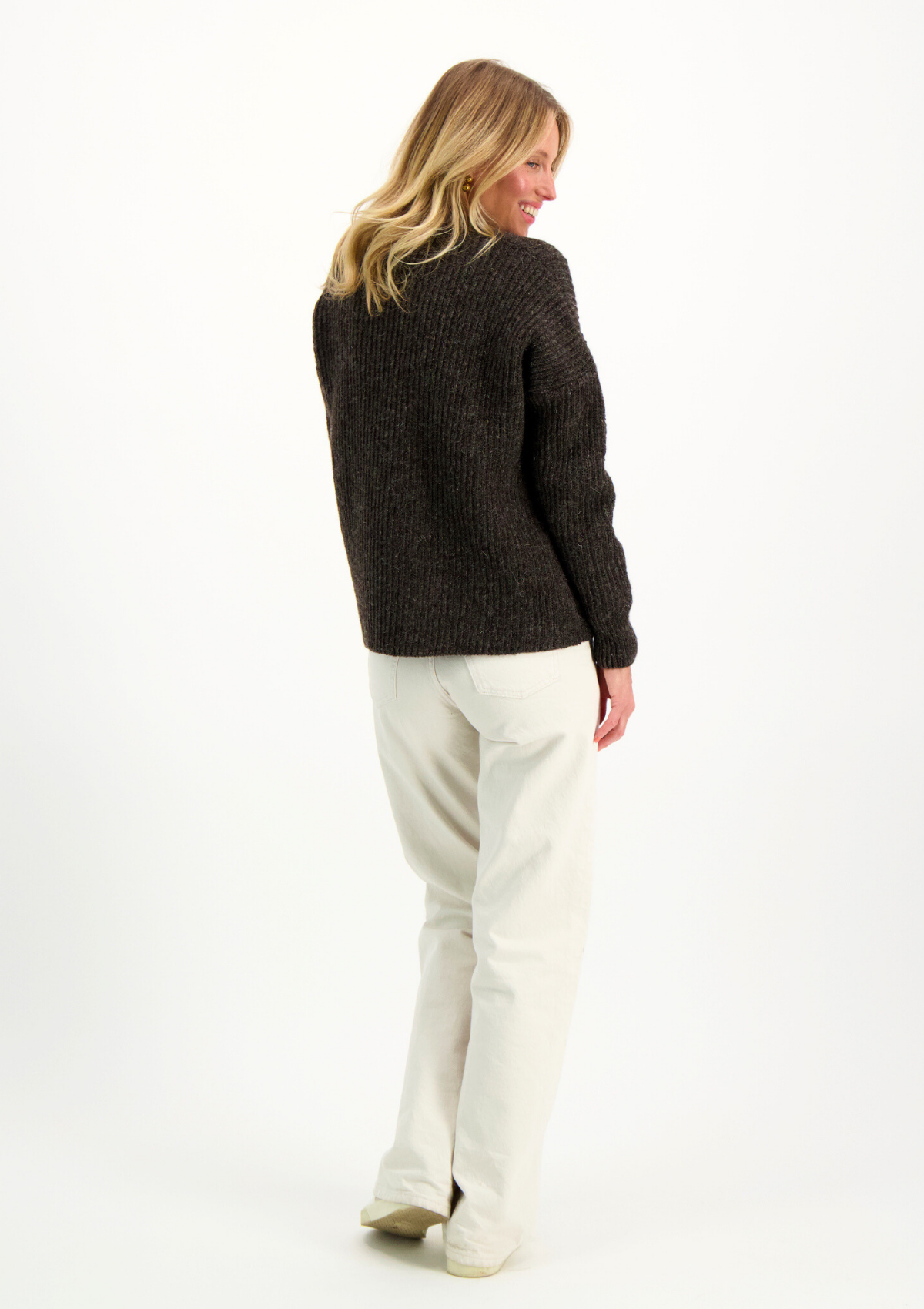 Brown cardigan for women made in Finland from Finnish sheep wool 