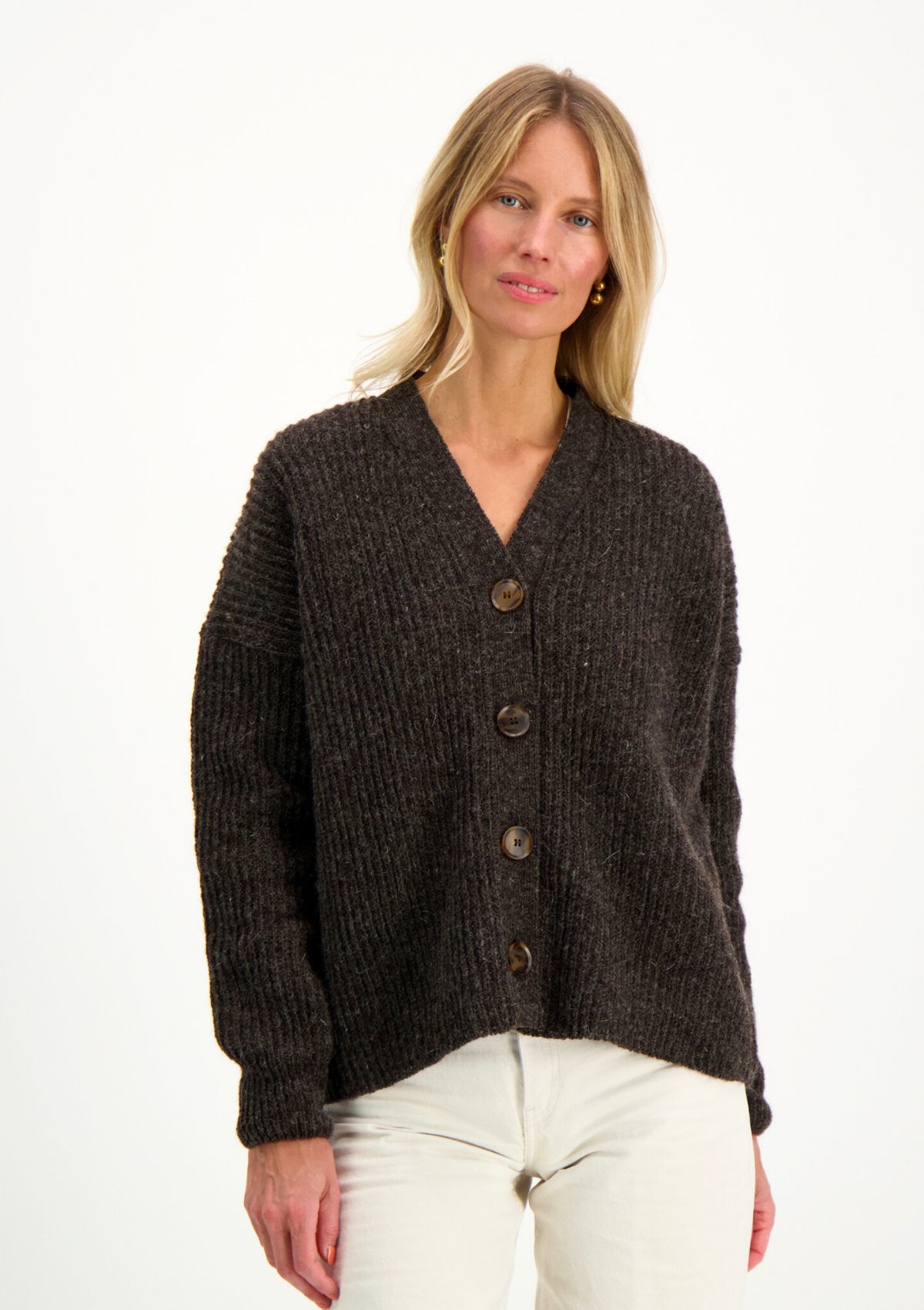 Brown cardigan for women made in Finland from Finnish sheep wool 