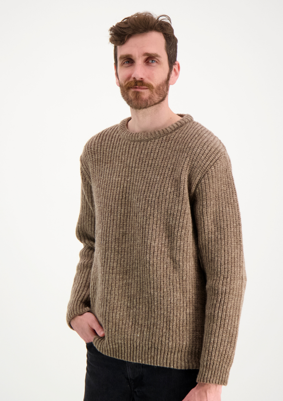 Ribbed o-neck knit in beige from responsible Finnish sheep wool manufactured in Finland